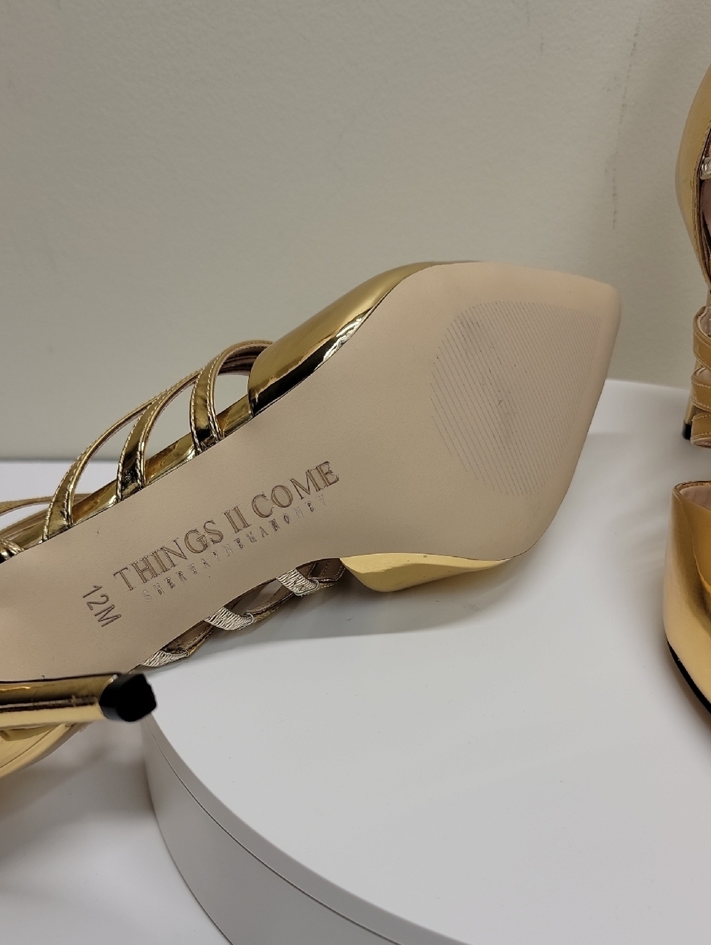 Things II Come NEW IN BOX! Gold Strappy Pointed-Toe Stiletto Heel - Picture 12 of 14